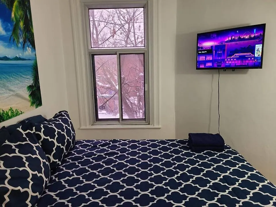 Homestay Private Parking Metro Rosemont Full Kitchen Apartment Montreal